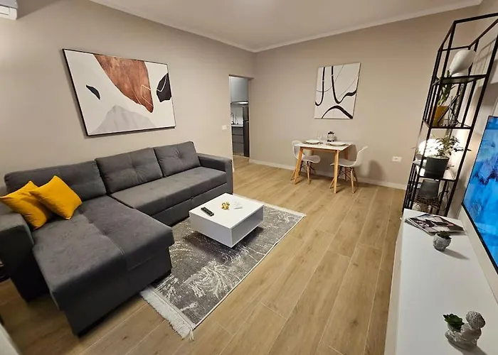 Brian\'S Apartment In Tirana 2
