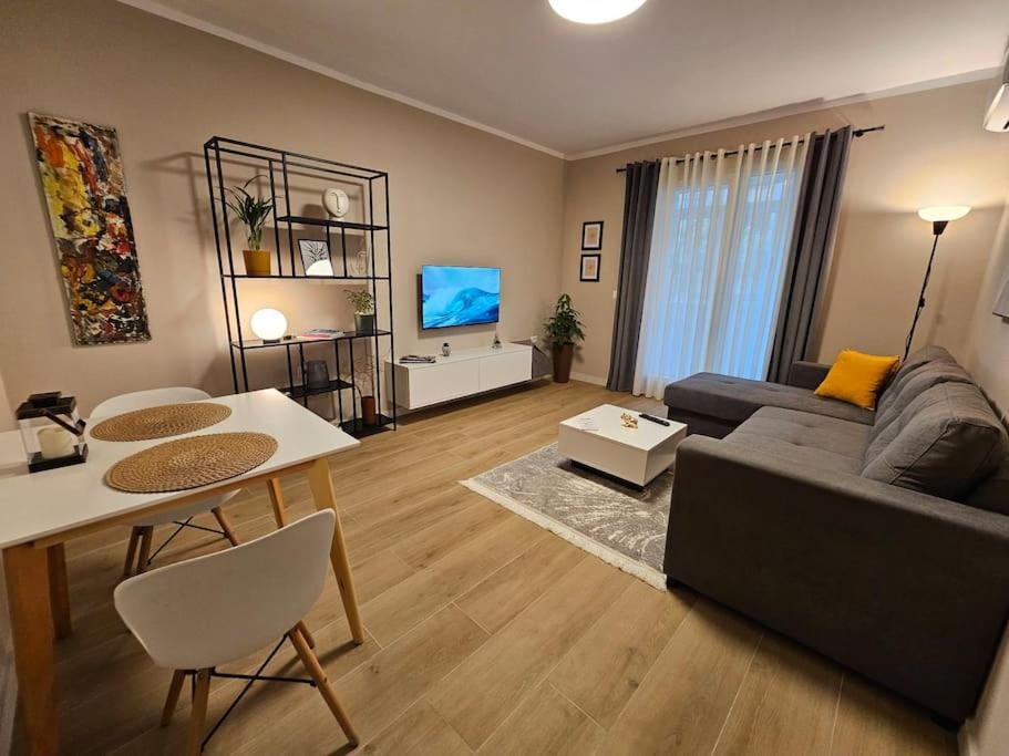 Brian's In 2 Appartement